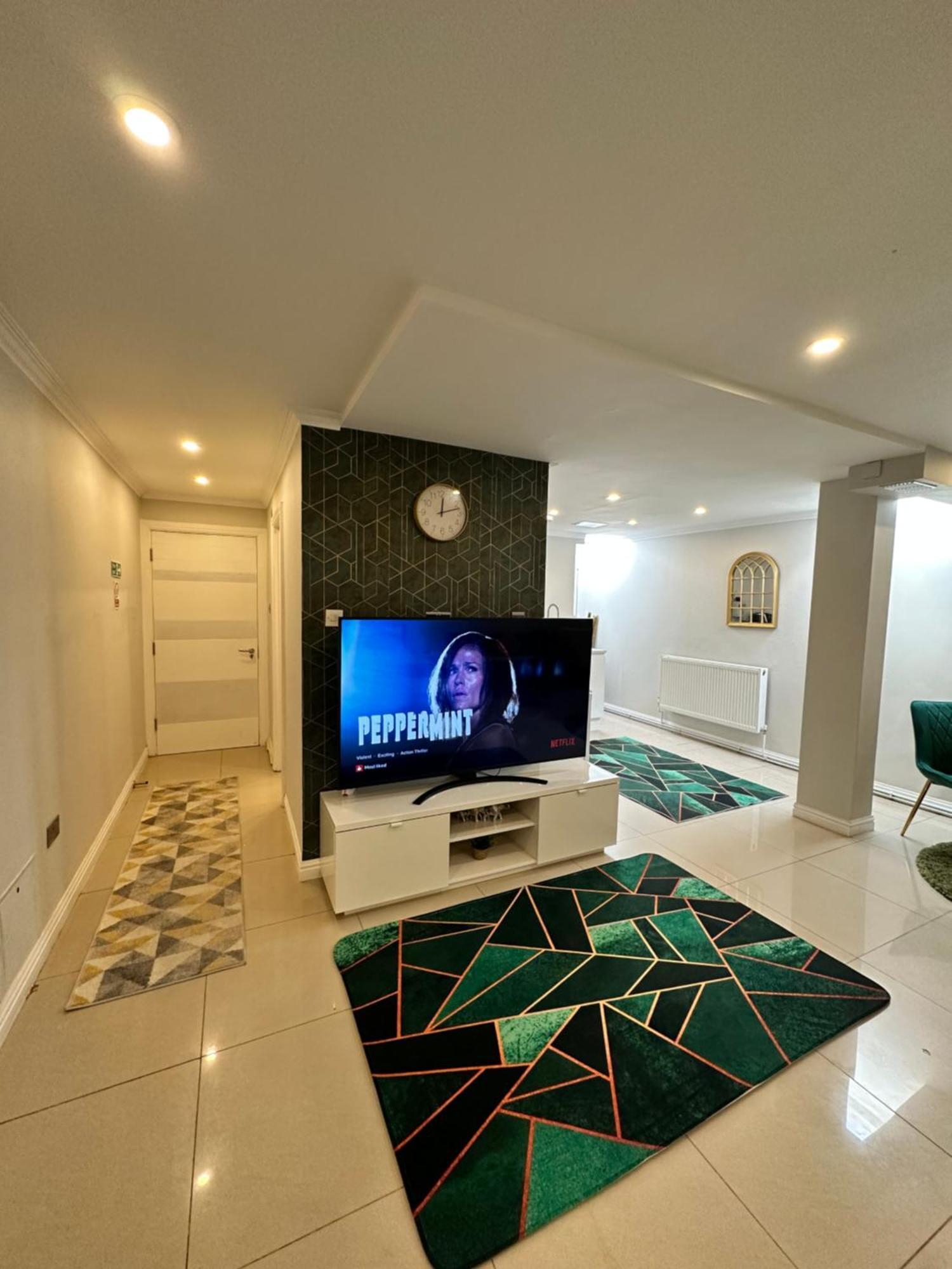 Luxury Studio Apartment Harrow on the Hill Экстерьер фото