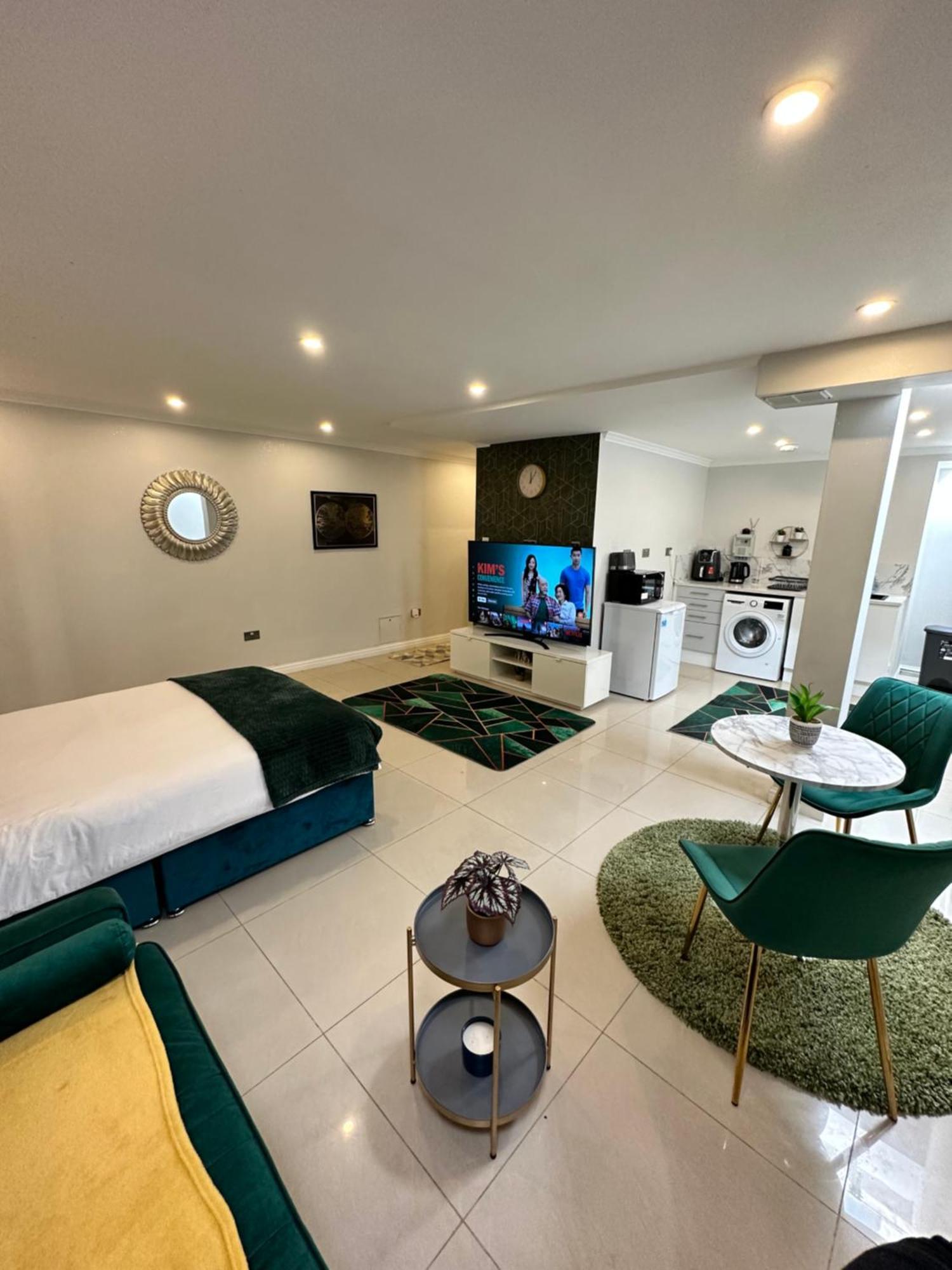 Luxury Studio Apartment Harrow on the Hill Экстерьер фото