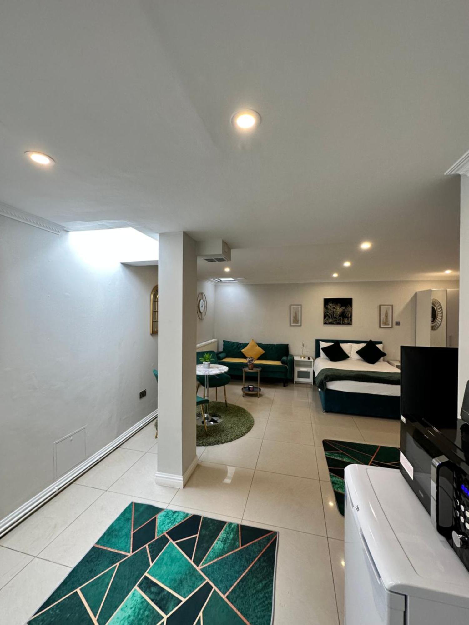 Luxury Studio Apartment Harrow on the Hill Экстерьер фото