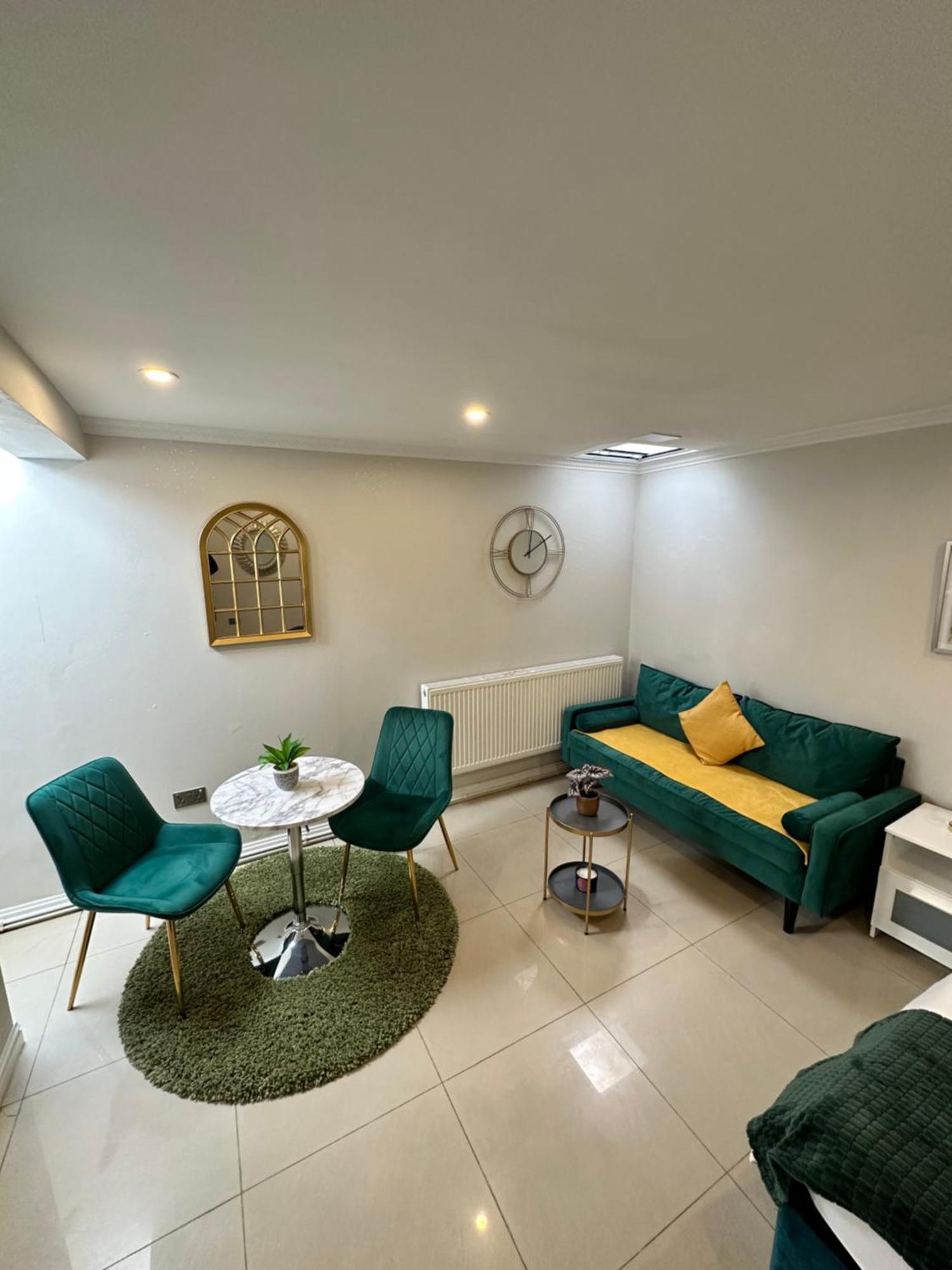 Luxury Studio Apartment Harrow on the Hill Экстерьер фото