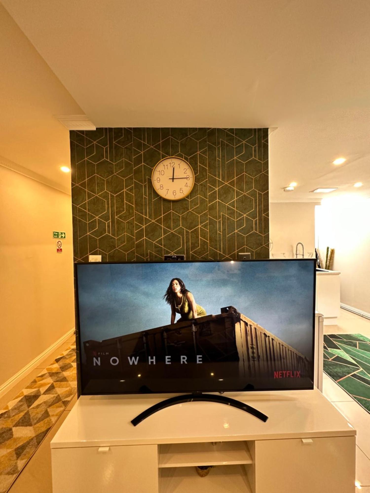 Luxury Studio Apartment Harrow on the Hill Экстерьер фото