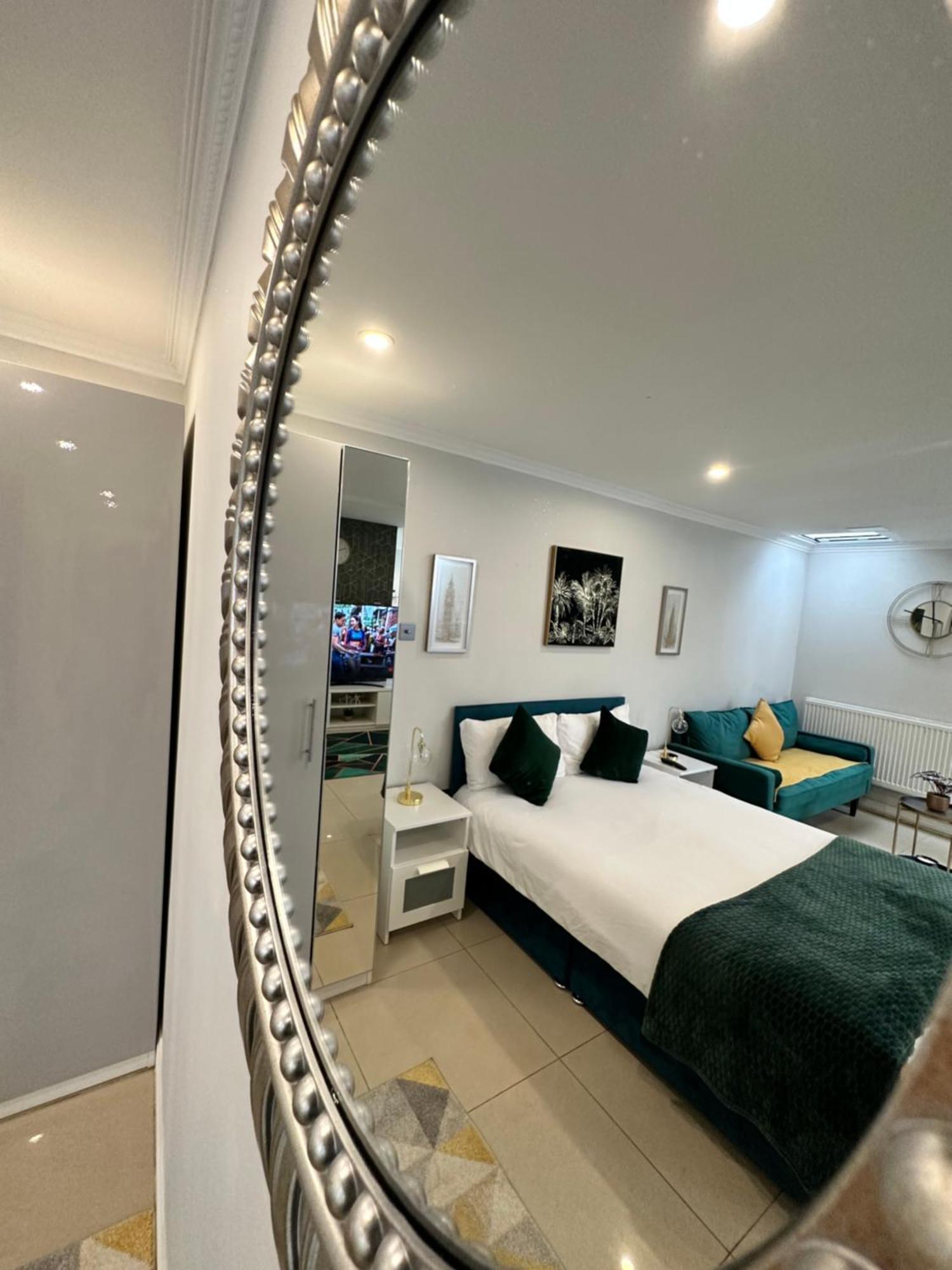 Luxury Studio Apartment Harrow on the Hill Экстерьер фото