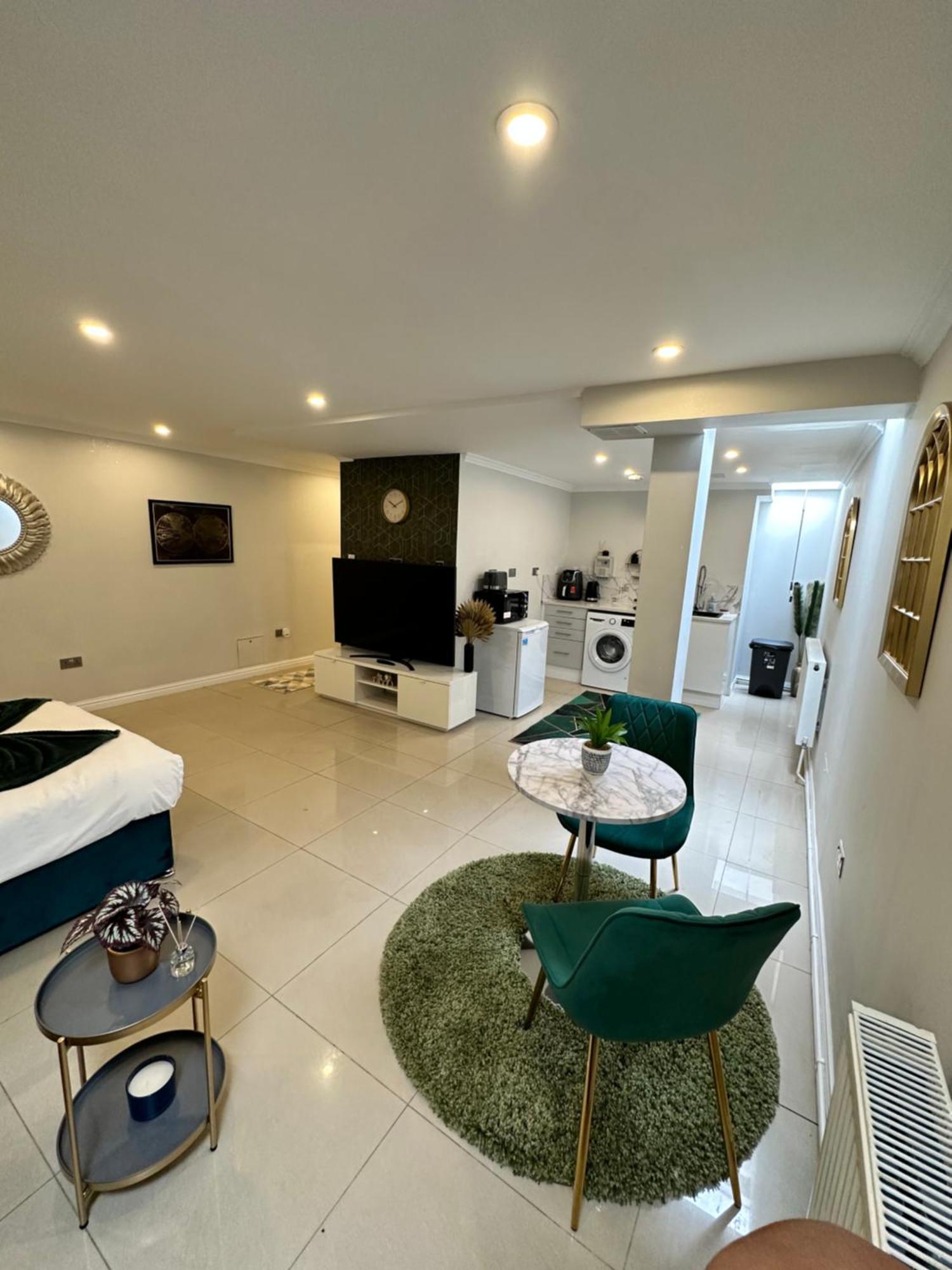Luxury Studio Apartment Harrow on the Hill Экстерьер фото