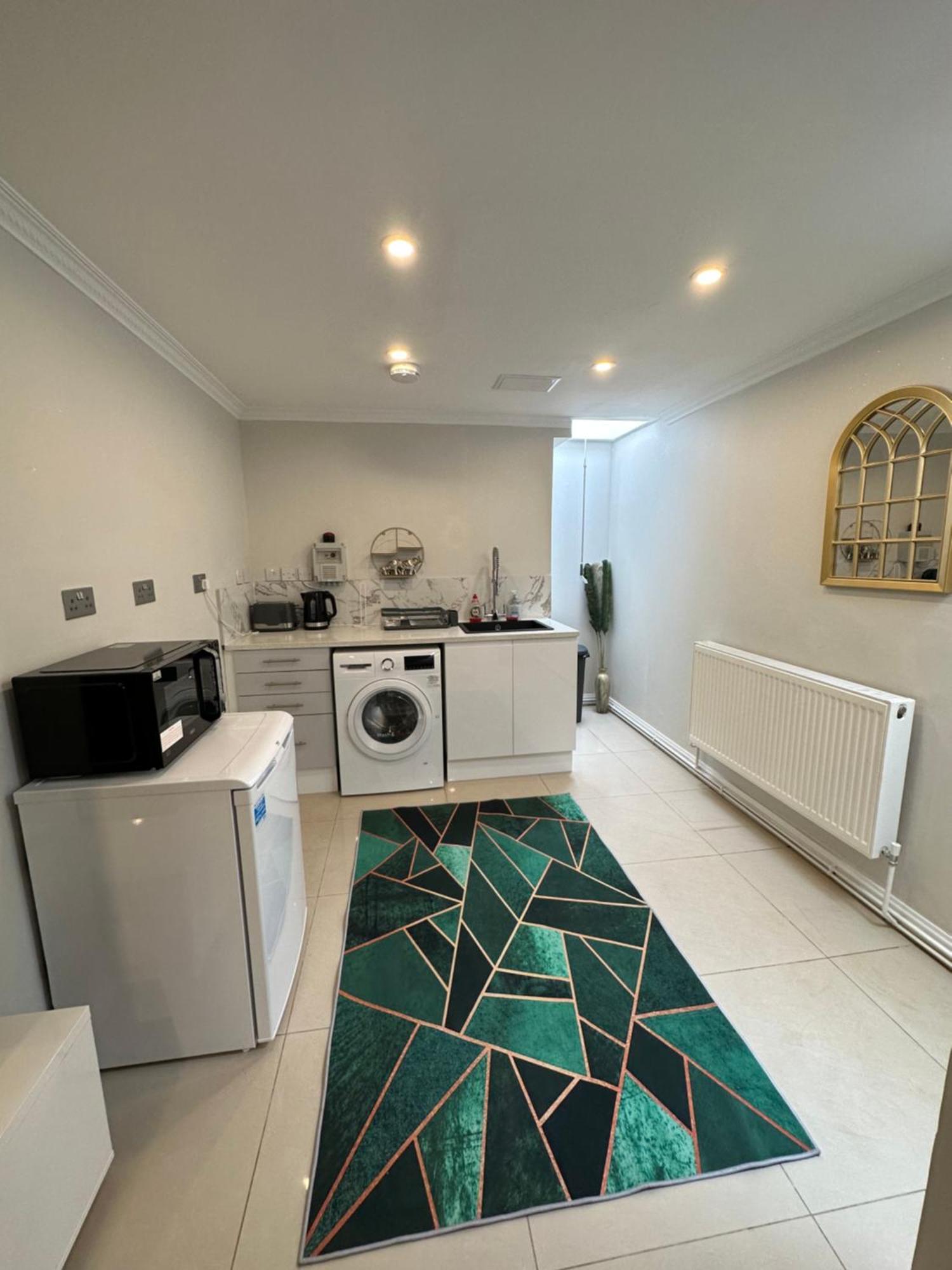Luxury Studio Apartment Harrow on the Hill Экстерьер фото