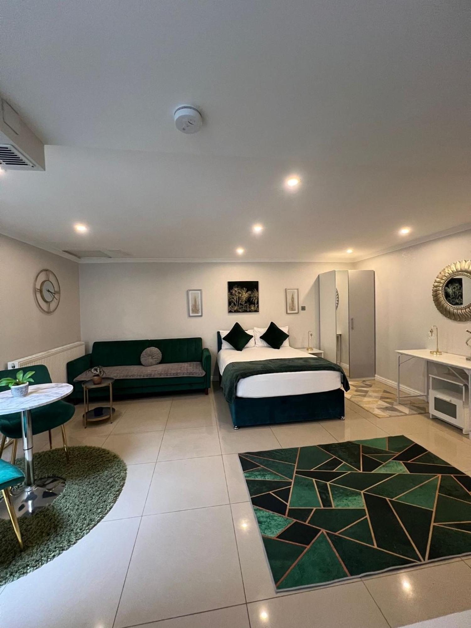 Luxury Studio Apartment Harrow on the Hill Экстерьер фото